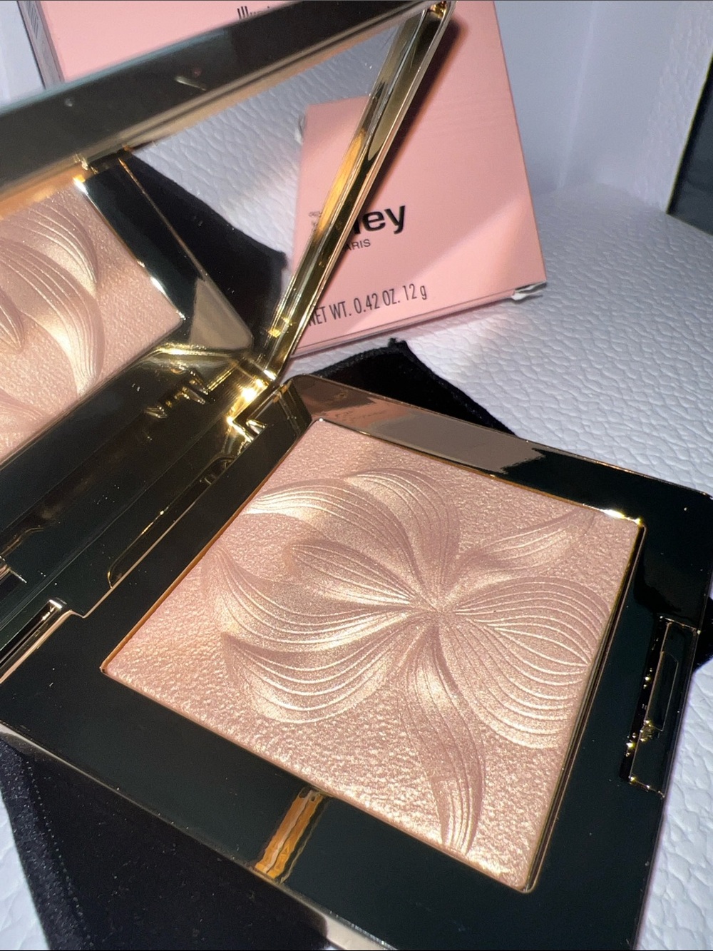 Sisley L'Orchidée Highlighter - Golden - Picture 2 of 3